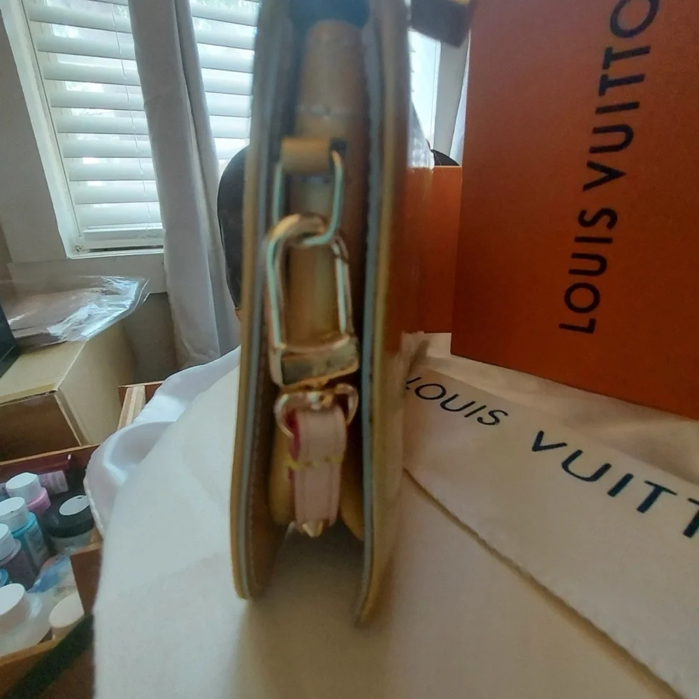 Louis Vuitton Gold Monogram Crossbody Bag - Picture 4 of 12